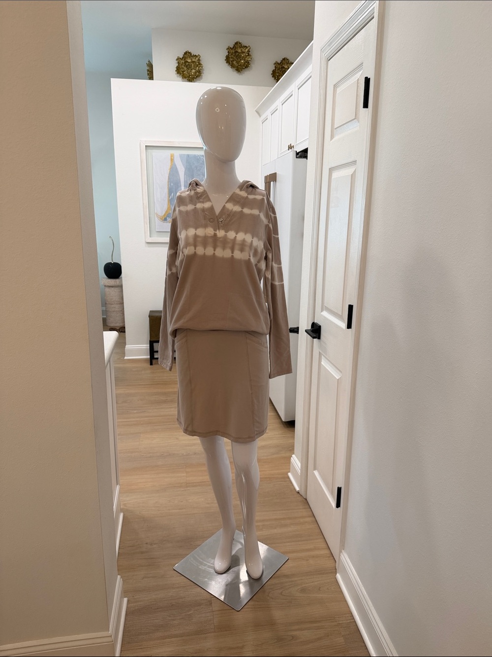 Isaac Mizrahi Beige Tie-Dye Hoodie Skirt Set